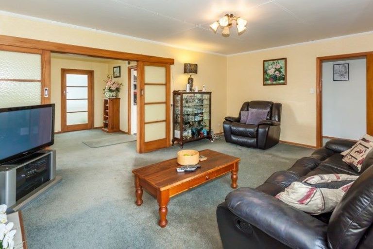 Photo of property in 63 Stephens Crescent, Highbury, Palmerston North, 4412
