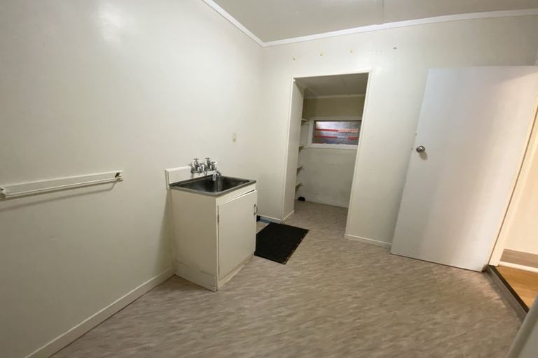 Photo of property in 27 Mahara Avenue, Birkenhead, Auckland, 0626