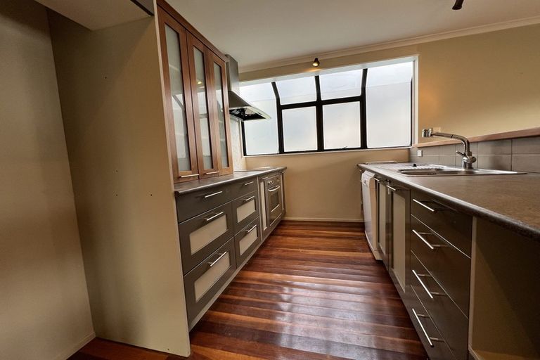 Photo of property in 1/13a Kitewao Street, Northcote, Auckland, 0627