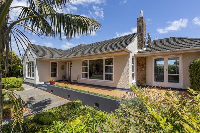 Photo of property in 124 Carrington Street, Lower Vogeltown, New Plymouth, 4310