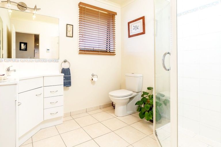 Photo of property in 2 Coastview Lane, Mangawhai, 0975