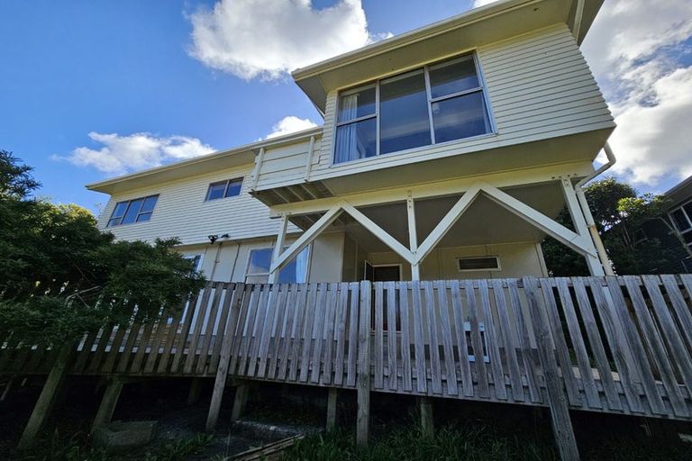 Photo of property in 84 Taylor Terrace, Tawa, Wellington, 5028