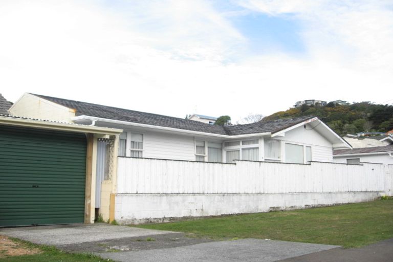 Photo of property in 1 Burrows Avenue, Karori, Wellington, 6012