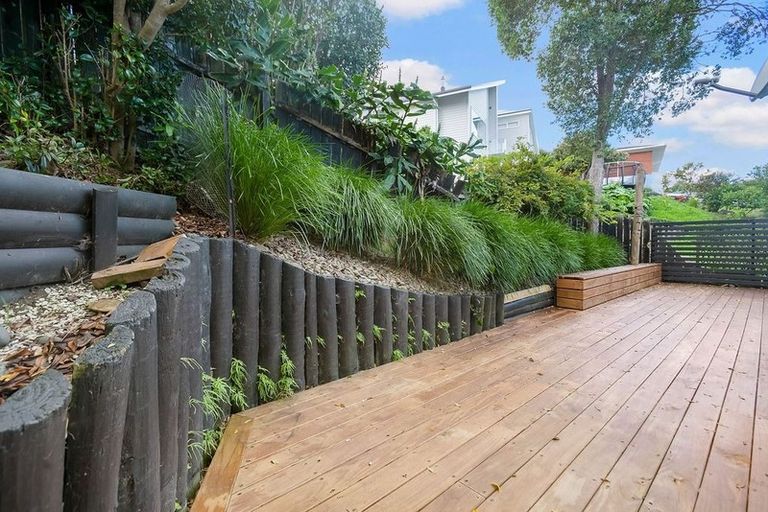 Photo of property in 2/8 Lydia Avenue, Northcote, Auckland, 0627