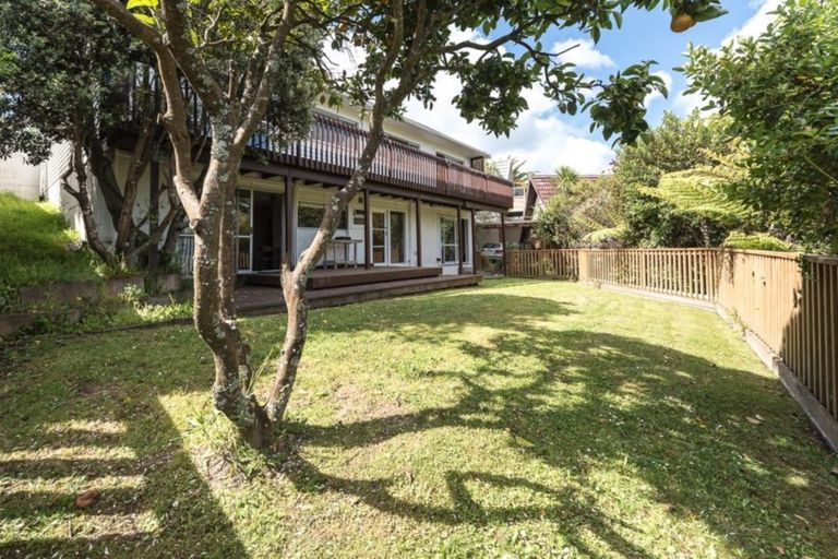 Photo of property in 16 Glamorgan Drive, Torbay, Auckland, 0630