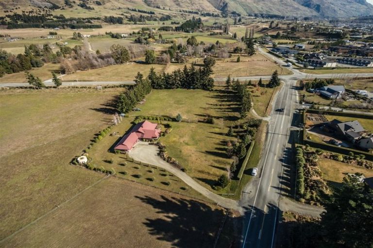 Photo of property in 18 Orchard Road, Wanaka, 9382