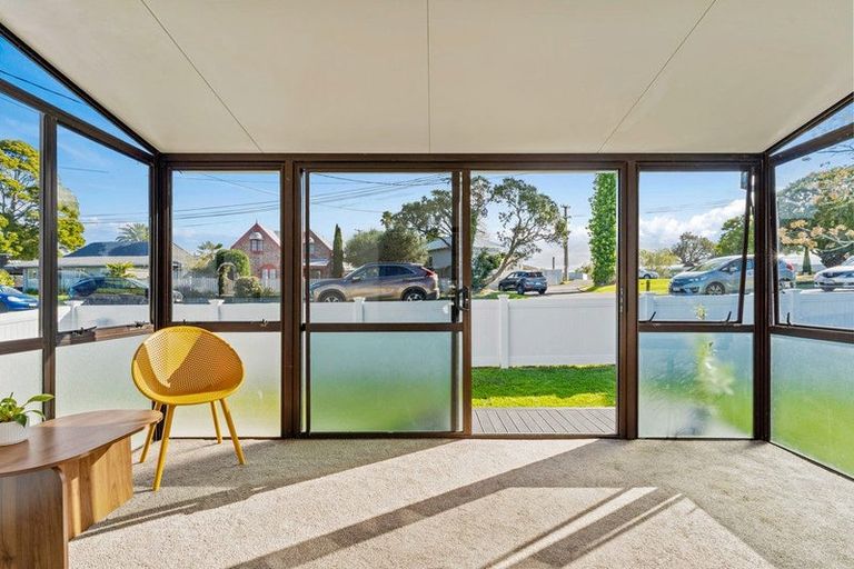 Photo of property in 21 Brixton Road, Manly, Whangaparaoa, 0930