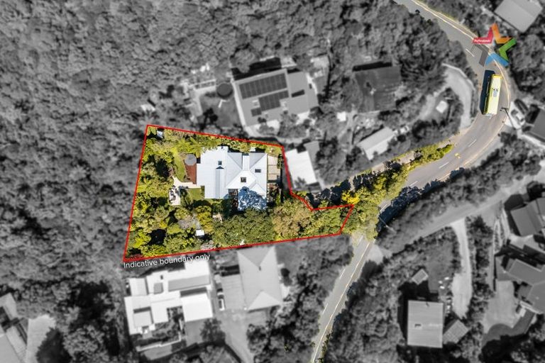 Photo of property in 100 Korokoro Road, Korokoro, Lower Hutt, 5012