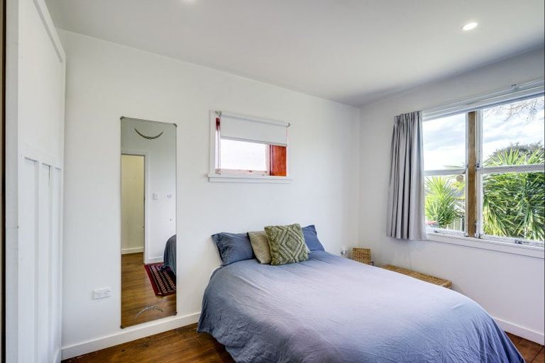 Photo of property in 1013 Heretaunga Street East, Parkvale, Hastings, 4122