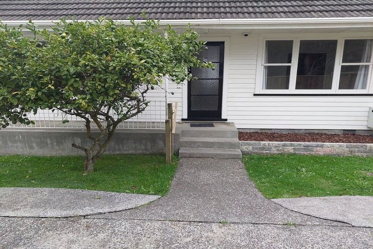Photo of property in 8a Redwood Avenue, Tawa, Wellington, 5028