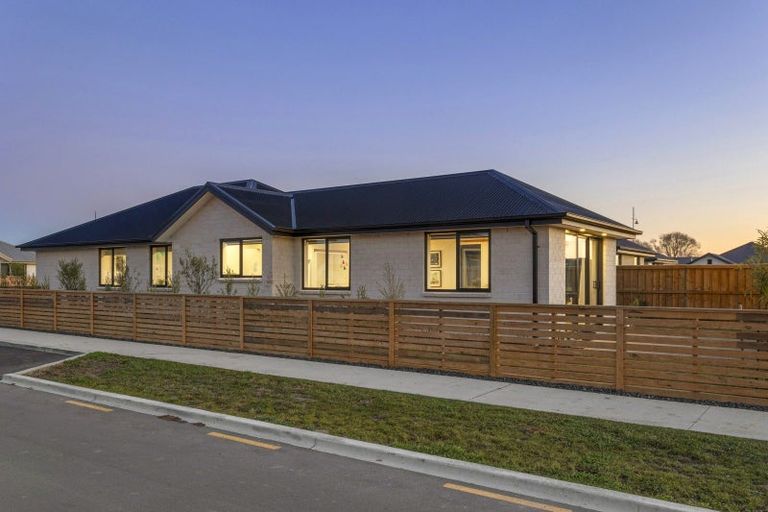 Photo of property in 37 Edlin Lane, Pegasus, 7612