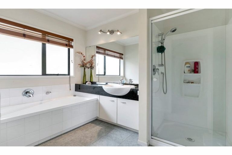 Photo of property in 4 Rush Creek Drive, Westgate, Auckland, 0614