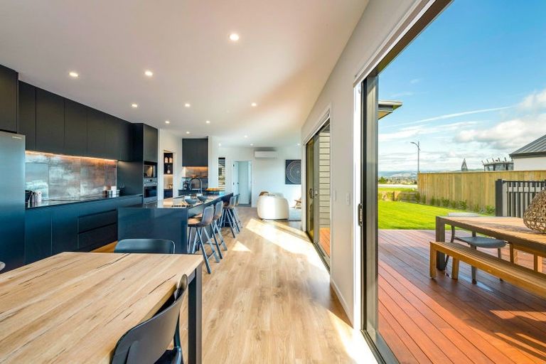 Photo of property in 70 Katania Heights, Brightwater, 7022