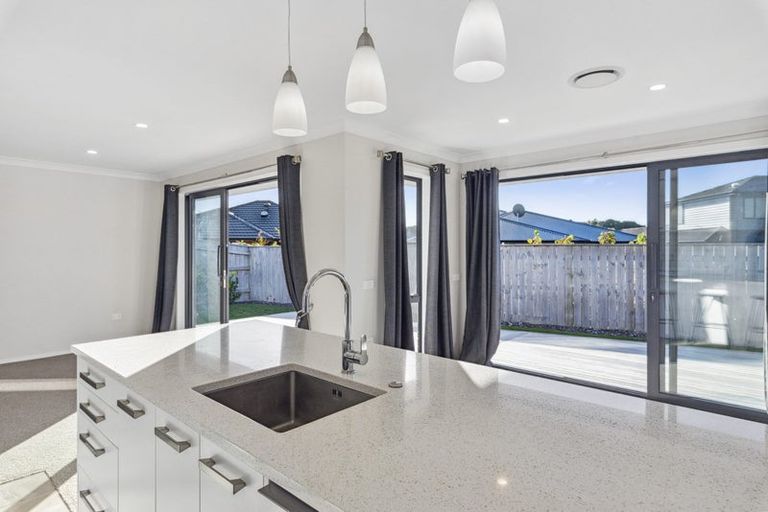 Photo of property in 5 Pohe Street, Waikanae, 5036