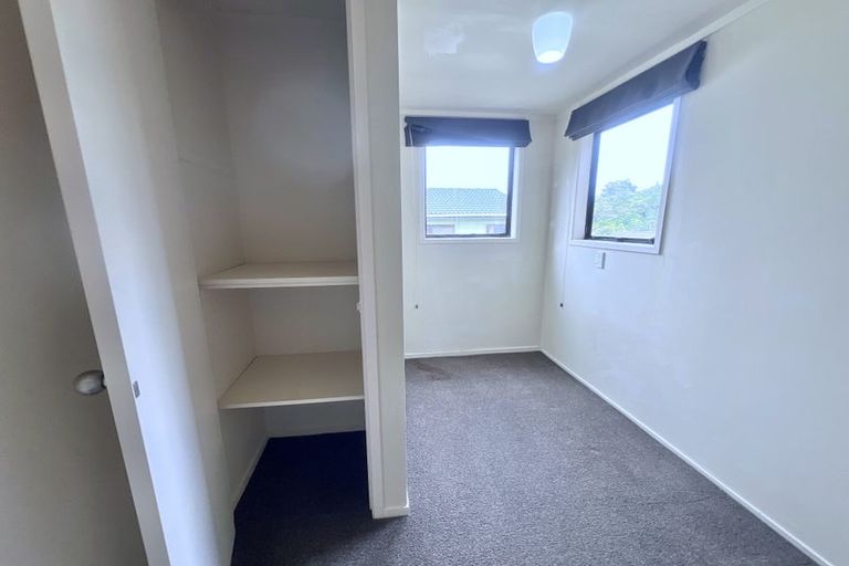 Photo of property in 2/123 Lynn Road, Bayview, Auckland, 0629