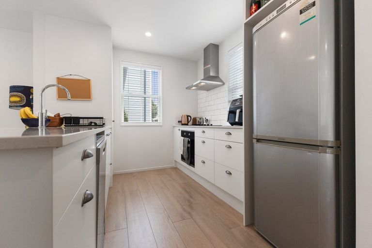 Photo of property in 2/24 Devon Street, Sydenham, Christchurch, 8023