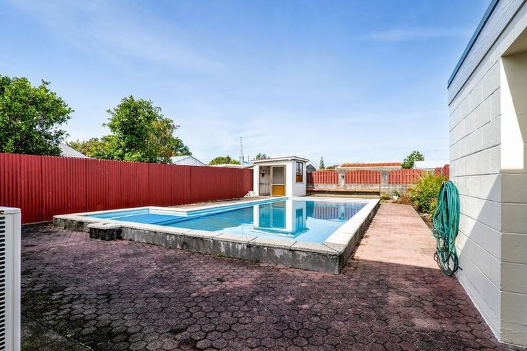 Photo of property in 82 Blake Street, Waitara, 4320