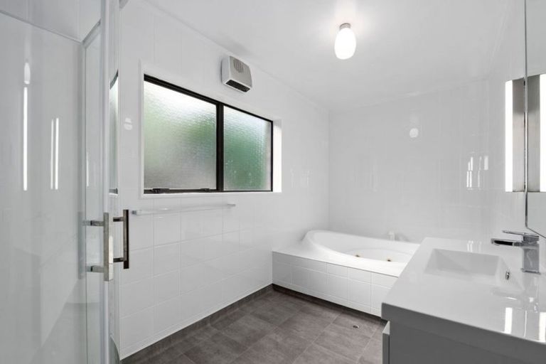 Photo of property in 19 Alleyne Court, Brown Owl, Upper Hutt, 5018