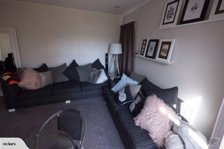 Photo of property in 15 Devonshire Road, Unsworth Heights, Auckland, 0632