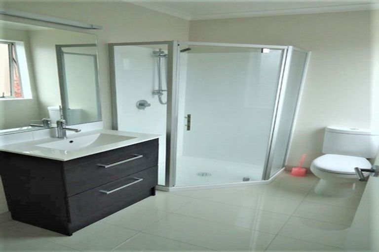 Photo of property in 13 De Havilland Road, Hobsonville, Auckland, 0616