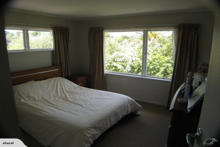 Photo of property in 19 Woodstock Road, Forrest Hill, Auckland, 0620