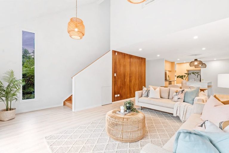 Photo of property in 1/68 Braemar Road, Castor Bay, Auckland, 0620