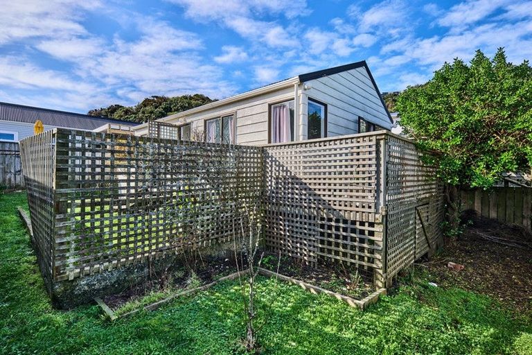 Photo of property in 6 Trent Street, Island Bay, Wellington, 6023