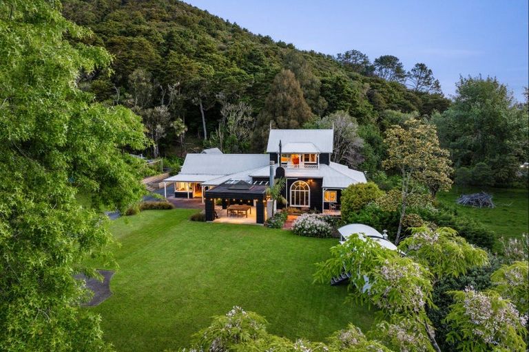 Photo of property in 92 Ashton Road, Whangateau, Warkworth, 0985
