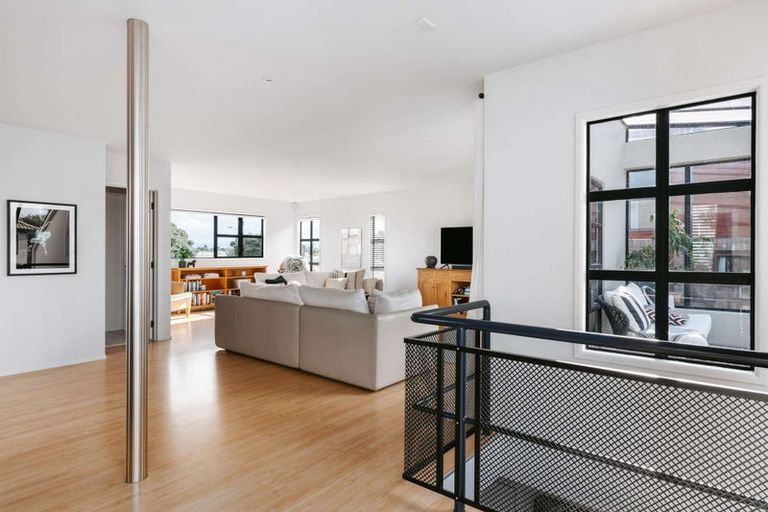 Photo of property in 21a Sunbrae Grove, Mount Maunganui, 3116