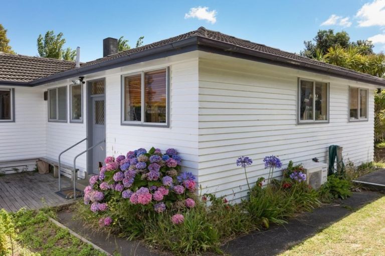 Photo of property in 2 Owhiti Street, Titahi Bay, Porirua, 5022