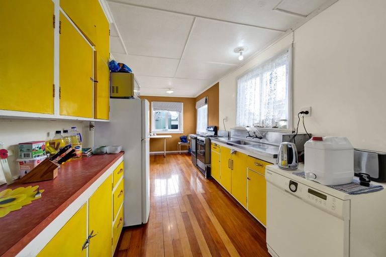 Photo of property in 6 Grey Street, Hawera, 4610