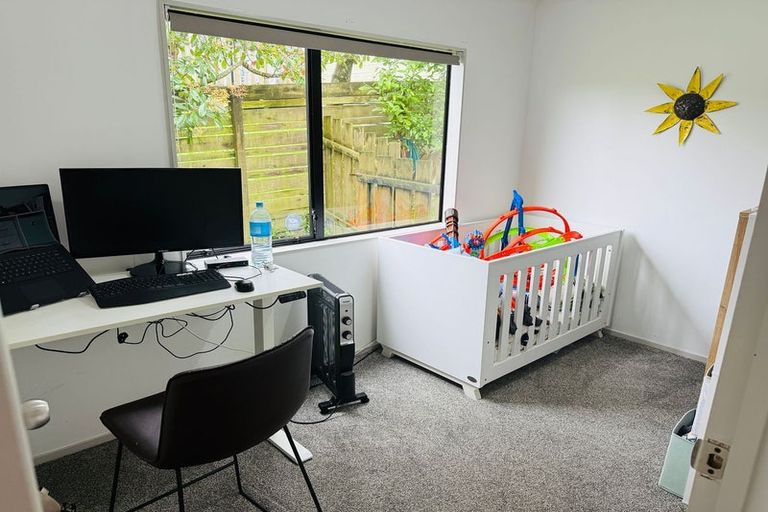 Photo of property in 3/198 Don Buck Road, Massey, Auckland, 0614