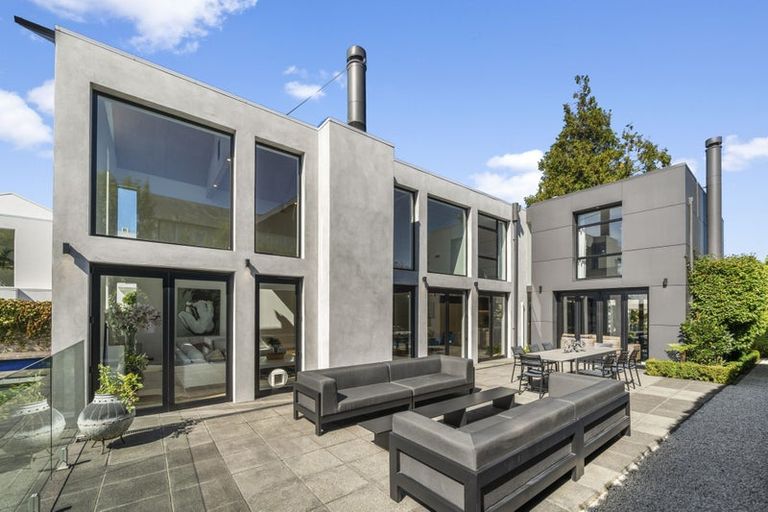 Photo of property in 100 Glandovey Road, Fendalton, Christchurch, 8052