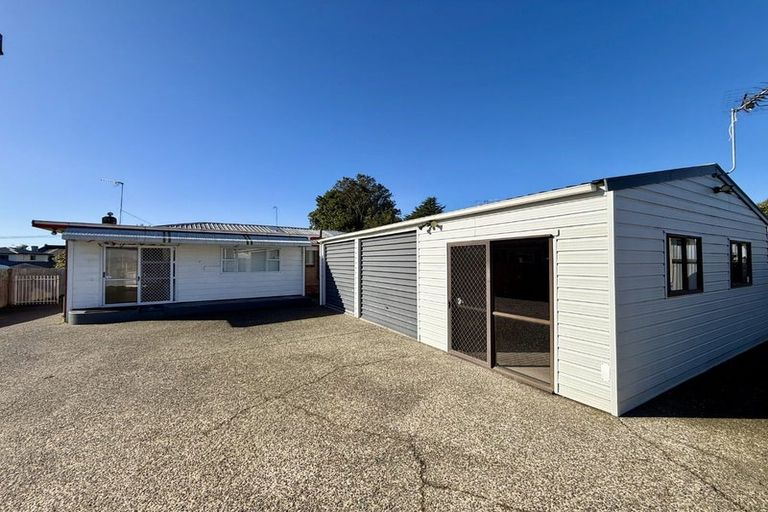 Photo of property in 15 Fields Road, Manurewa, Auckland, 2102