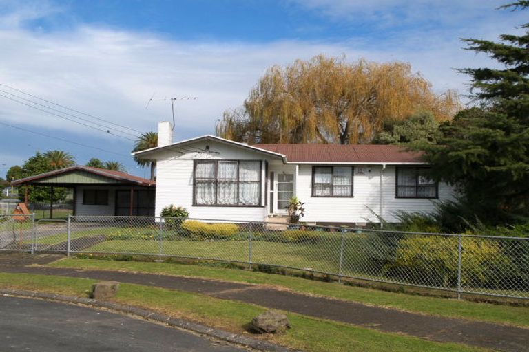 Photo of property in 2 Steven Street, Mangere East, Auckland, 2024