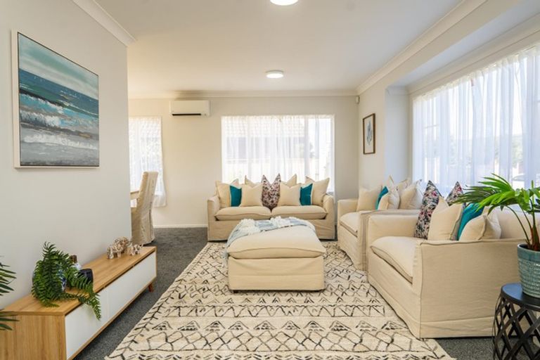 Photo of property in 5 Greta Banks Place, Wattle Downs, Auckland, 2103