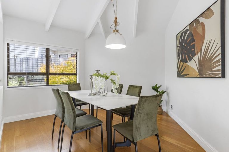 Photo of property in 55 Seaton Road, Murrays Bay, Auckland, 0630