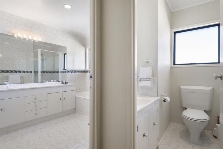 Photo of property in 19 Sylvan Park Avenue, Milford, Auckland, 0620