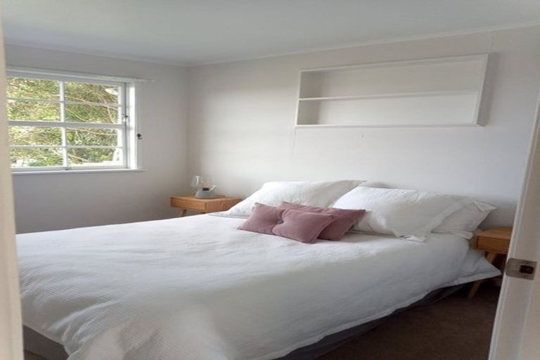 Photo of property in 9 Trosk Place, Waiuku, 2123