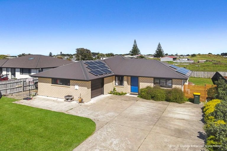 Photo of property in 21 Story Street, Foxton Beach, Foxton, 4815