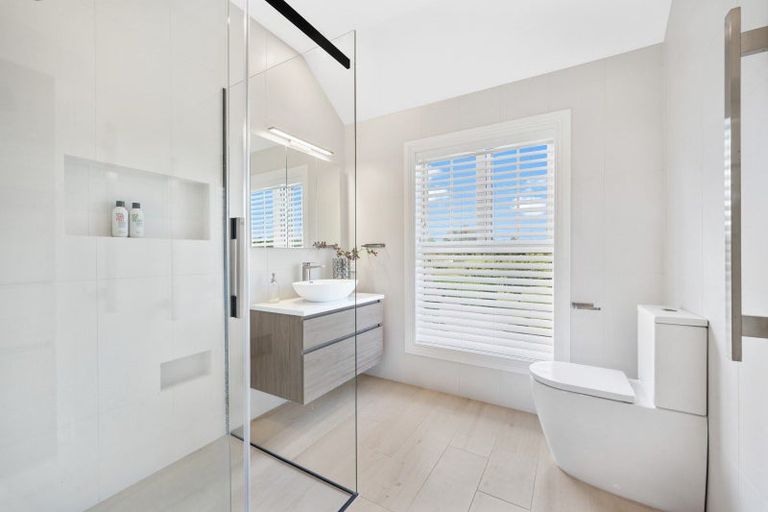 Photo of property in 287 Clifton Road, Whitford, Howick, 2571