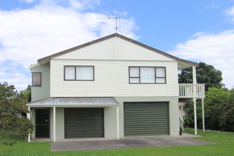 Photo of property in 2 Tatai Road, Bowentown, Waihi Beach, 3177