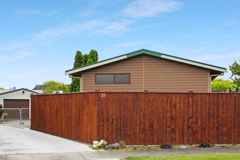Photo of property in 21 Rosedale Crescent, Cloverlea, Palmerston North, 4412