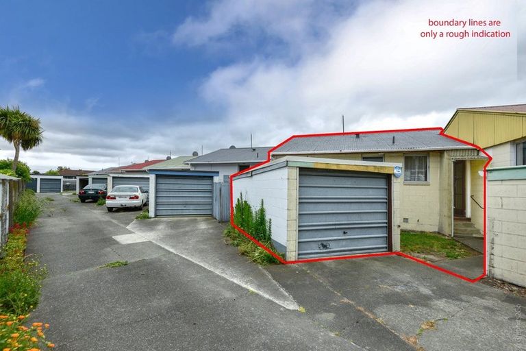 Photo of property in 2/72 Springs Road, Hornby, Christchurch, 8042