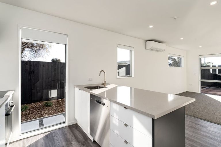 Photo of property in 9/51 Hills Road, Edgeware, Christchurch, 8013