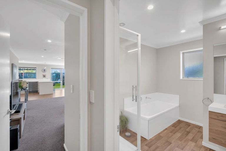 Photo of property in 41 Tara Crescent, Woodend, 7610