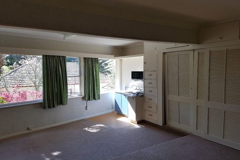 Photo of property in 5 Waiteata Road, Kelburn, Wellington, 6012