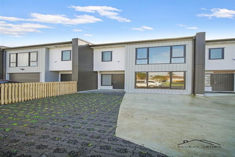 Photo of property in 24c Grande Vue Road, Papatoetoe, Auckland, 2025