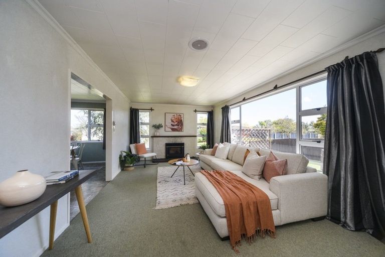 Photo of property in 7 Dunk Place, Milson, Palmerston North, 4414