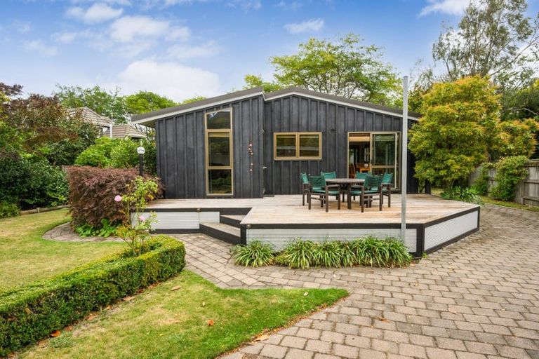 Photo of property in 3 Earl Place, Hokowhitu, Palmerston North, 4410